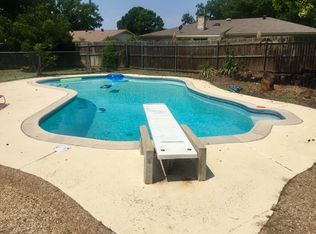 7625 Oak Ridge Dr, North Richland Hills, TX 76182