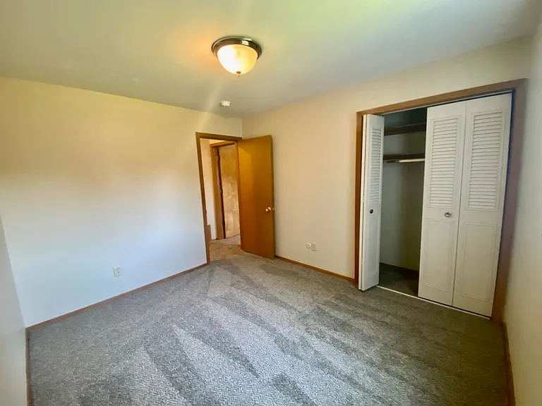 Indian Village Apartments — Photo 39