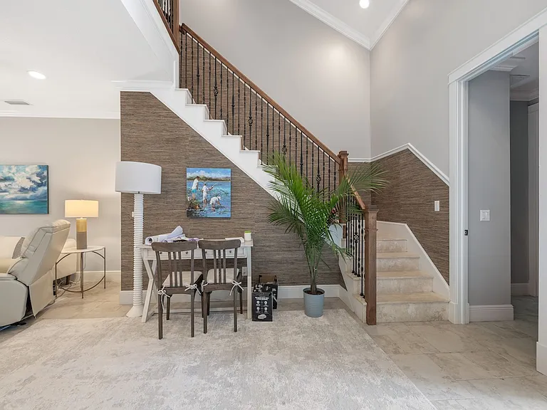 1913 Robalo Dr — Photo 6