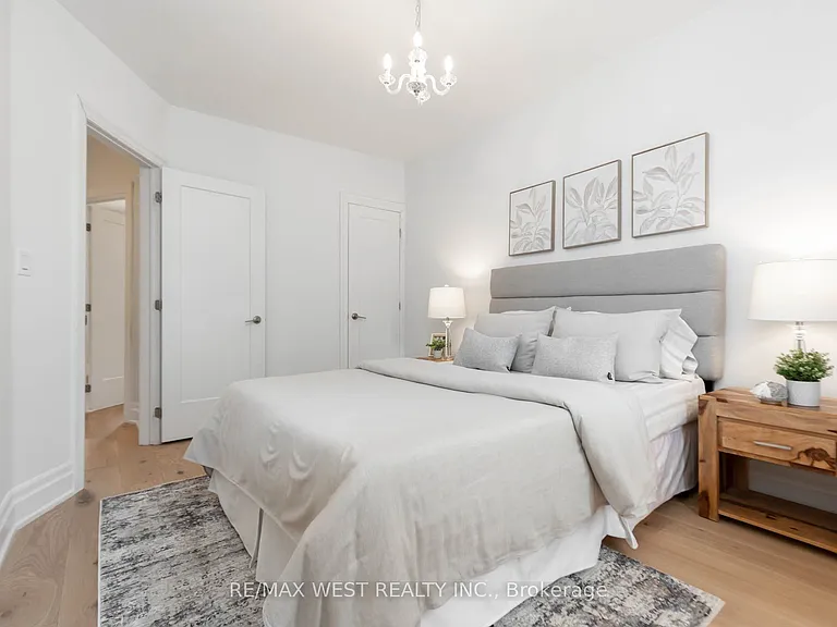 469 Clendenan Ave — Photo 14