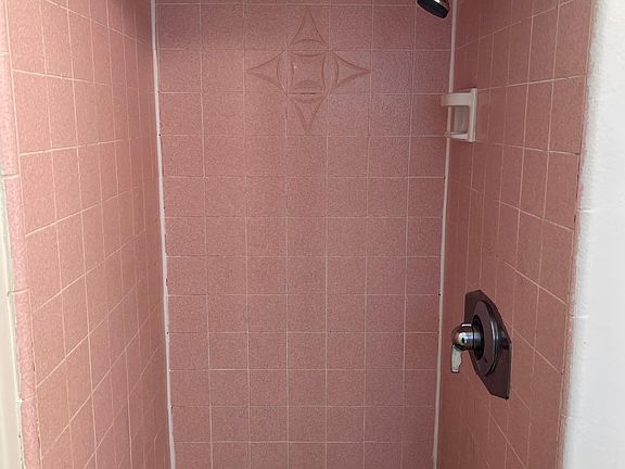 4th image of 3222 Santa Monica Blvd #3-D