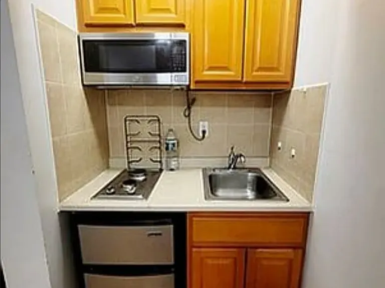 73 Lexington Ave #202 — Photo 4