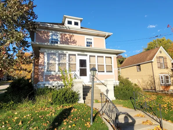 208 W Knox St, Morrison, IL 61270