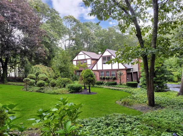 21 Carol Avenue, Manorville, NY 11949