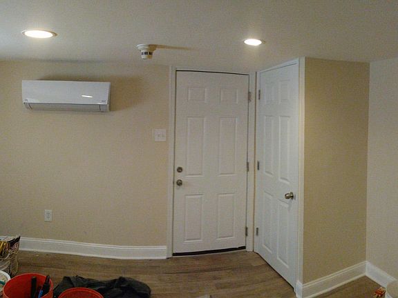 2nd image of 860 N 22nd St #1ST