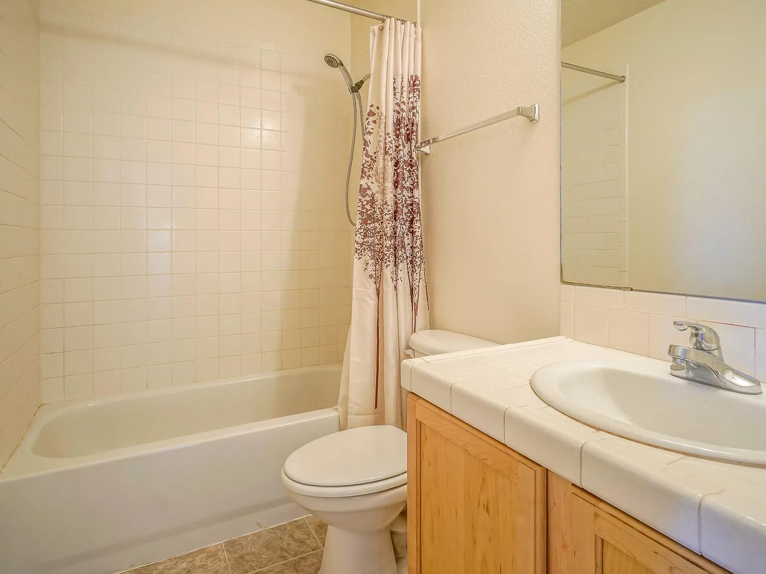 3 bed, 2085 sqft, $2,700 — Photo 4