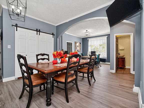 5th image of 1829 Cunningham Rd