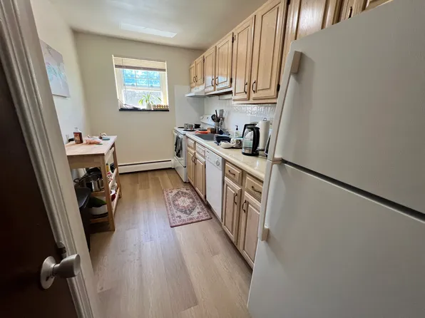 8 Brattle Dr, Arlington, MA
