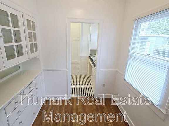 3rd image of 40 S Wilson Ave #4