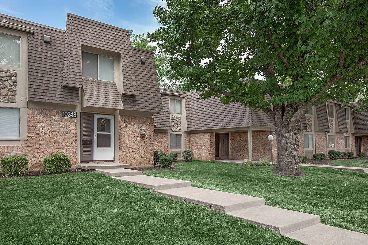 Preston Court Apartment Homes — Photo 3