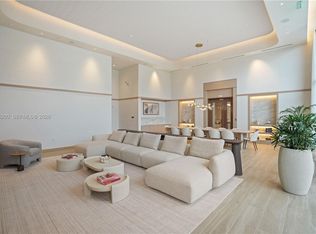 2411 Laguna Cir #2807, Miami, FL 33181