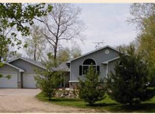 1049 Sklyline Dr, Wabasha, MN 55981