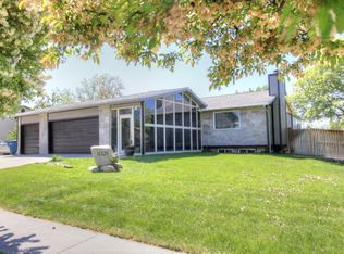 9528 S Tramway Dr, Sandy, UT 84092