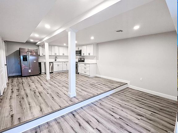 4th image of 13 Woodland Ln