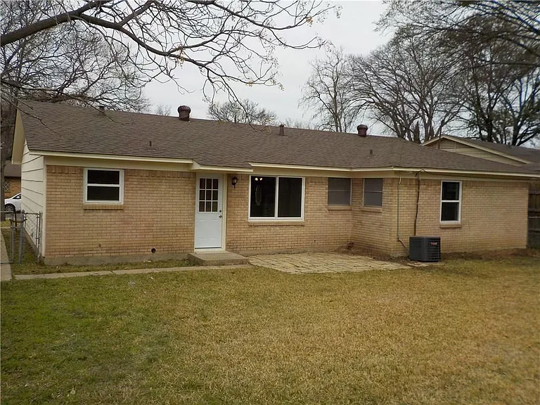 9104 Woodshore Dr — Photo 13