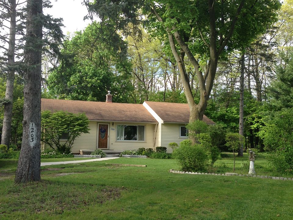 1st image of 1203 Quinif Dr