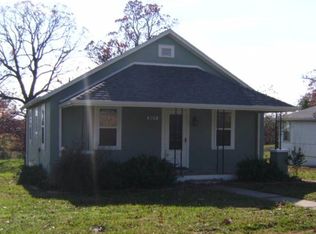 307 E Main St, Richland, MO 65556
