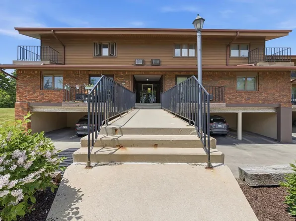 4085 S 84th STREET #7, Greenfield, WI 53228