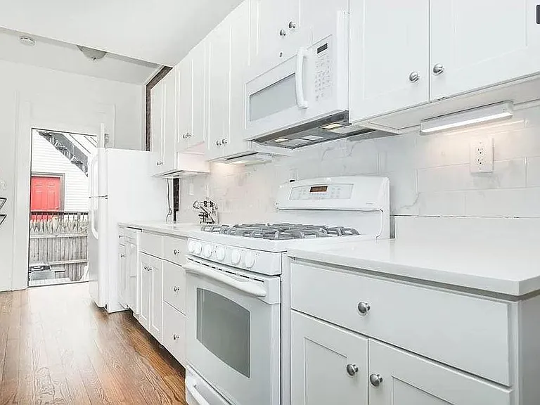 121 M St #2 — Photo 3