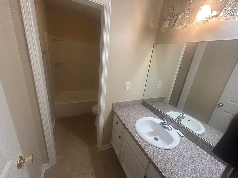 225 Denise Ln — Photo 12