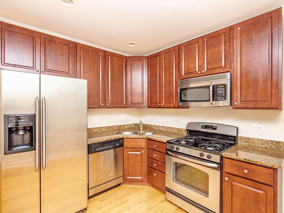 1st image of 2854 W Rosemont Ave APT 1