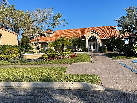 Vintage Grand Clubhouse