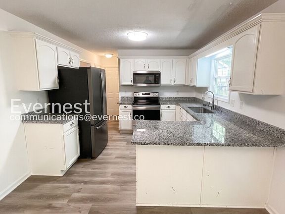 3rd image of 2503 Elkmont Dr