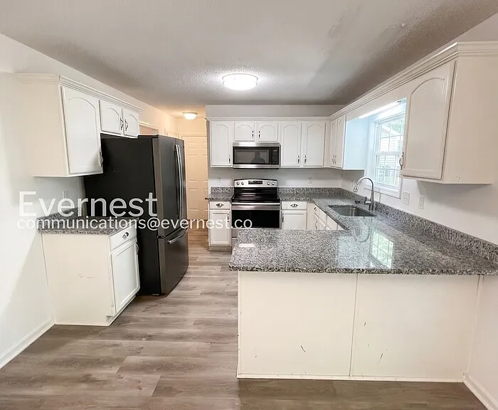 2503 Elkmont Dr — Photo 3