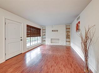 2201 Fountain View Dr APT 17, Houston, TX 77057