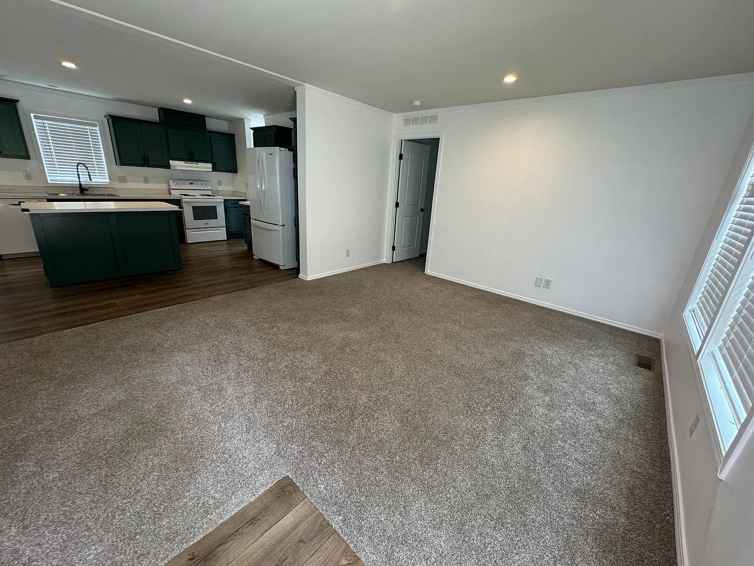 4 bed, 1600 sqft, $2,200 — Photo 3