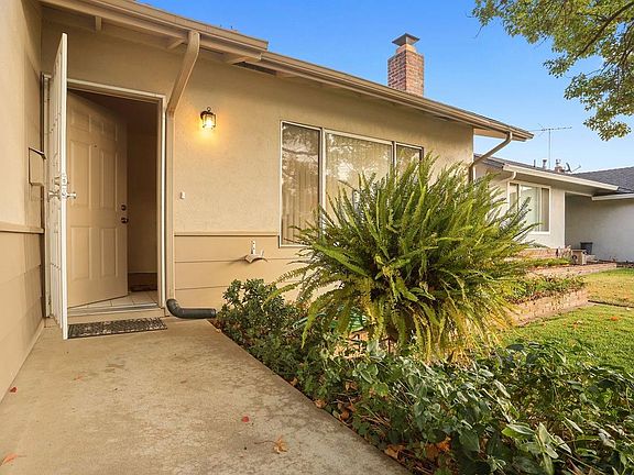 4th image of 2307 Yosemite Dr