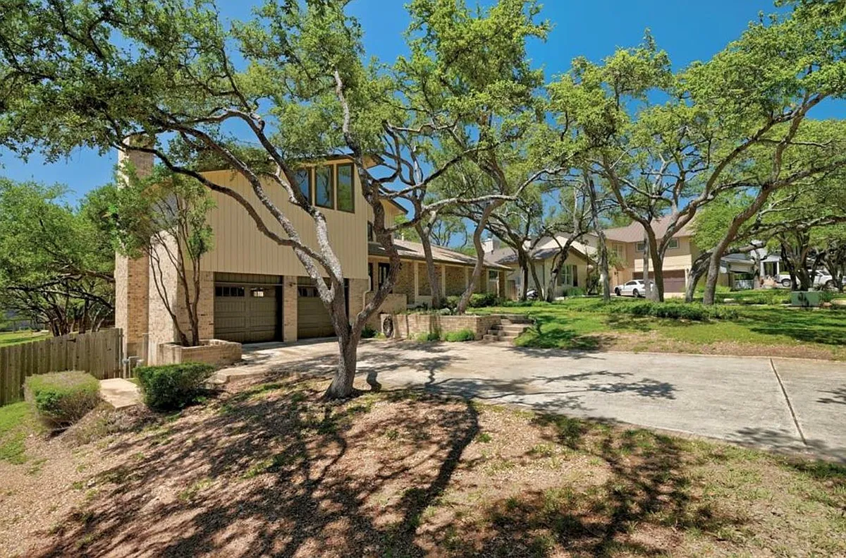 Building Photo - 1808 Trevino Dr