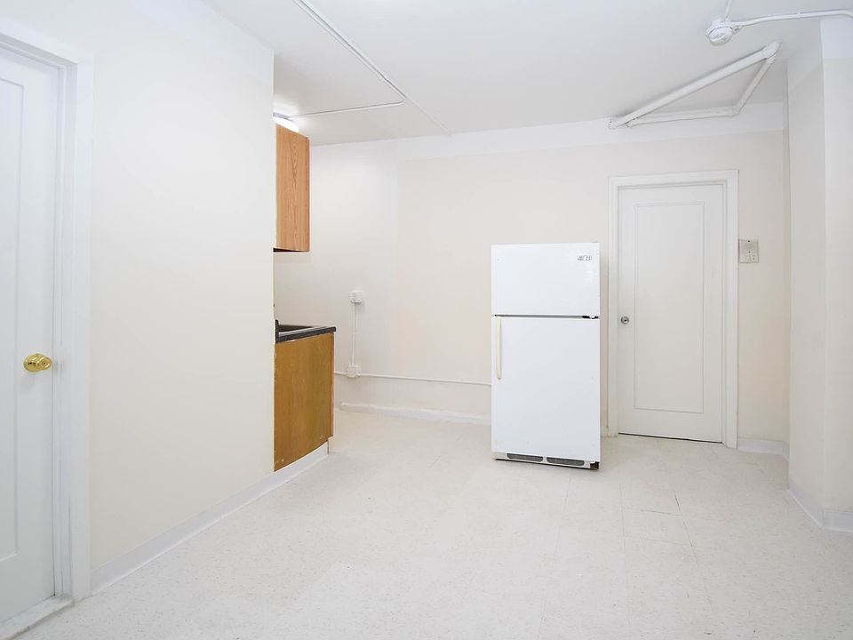 1st image of 2442 Morris Ave #B1