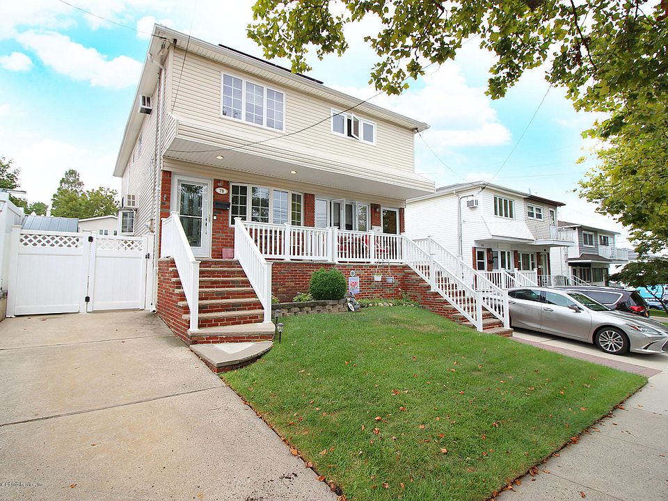 1st image of 79 Redgrave Ave