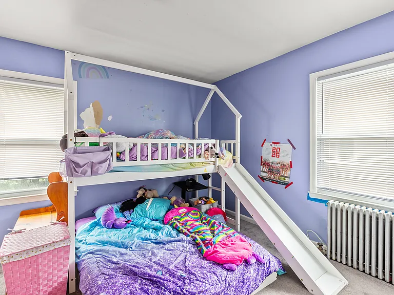 139 Van Ave — Photo 13
