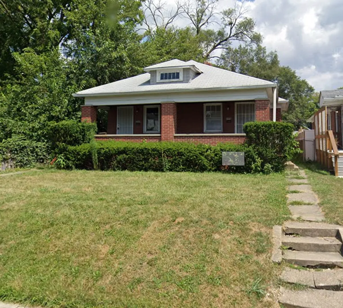 235 N Oakland Ave — Photo 1
