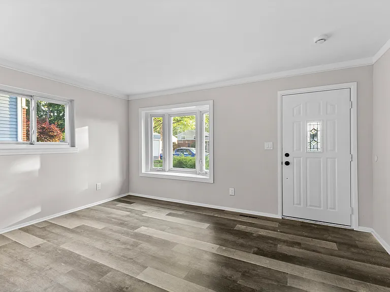 9651 Blaty St — Photo 18