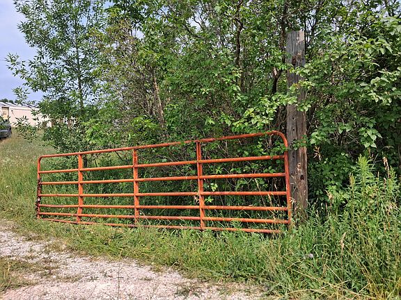 4th image of 10695 Hutchinson Hwy