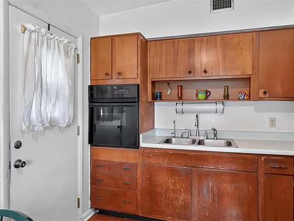 5th image of 2514 DRAKE DRIVE