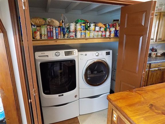 4th image of 3410 Vincent St