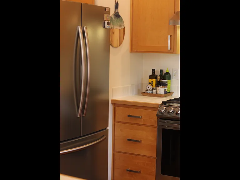 639 N Laurel St — Photo 5