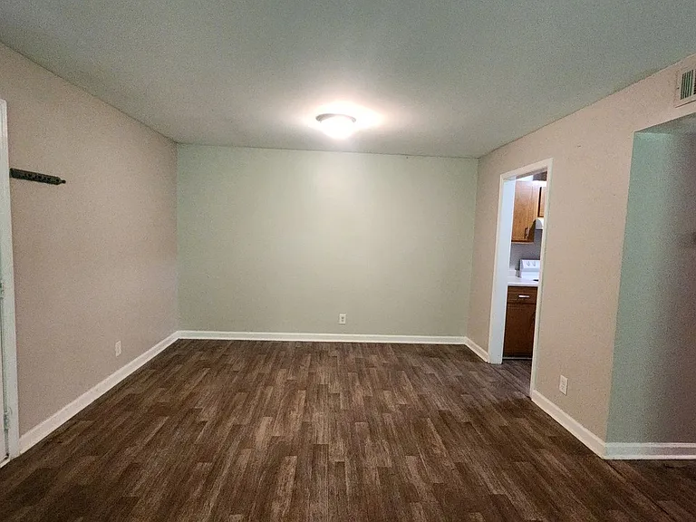 Riverbend Apartments — Photo 77
