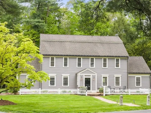 41 Longmeadow Rd, Wellesley, MA 02482