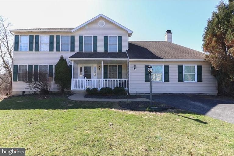 1st image of 144 Stonebridge Ln