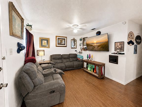 4th image of 915 N 7th St