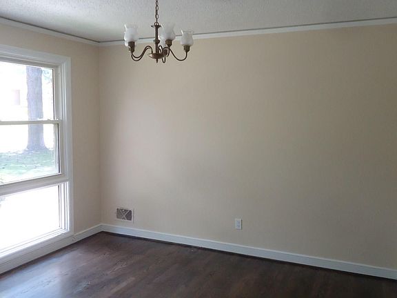 4th image of 7502 Creekwood Dr