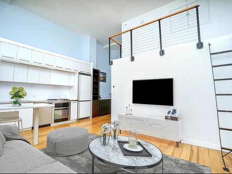 2728 Thomson Ave #423 — Photo 5