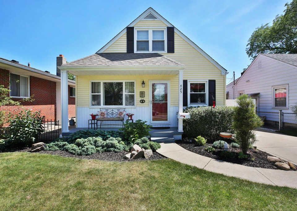 1st image of 425 E Jeffrey Pl
