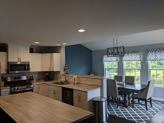 3rd image of 5924 Kennebec Ct