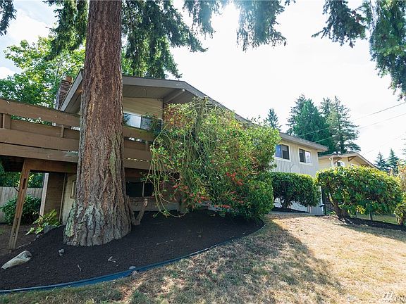 3rd image of 122 154th Pl NE
